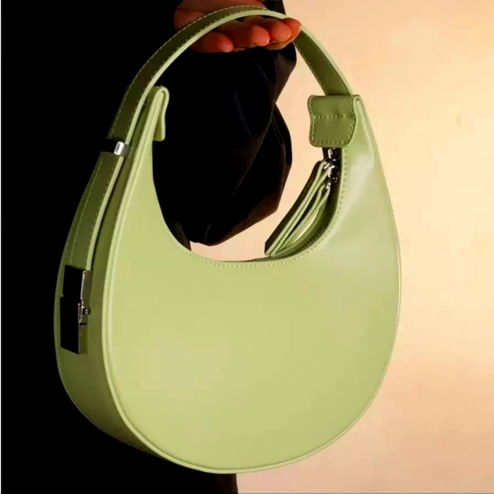 Niche design bag women 2023 new simple personality shoulder bag crescent bag net